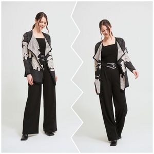 🎉HP🎉NWT🌸Gorgeous Shimmer Black and Cream Patter Long Knit Jacket